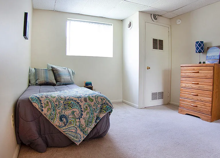 University Terrace Apartments — Photo 4