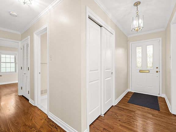 5th image of 999 Norfolk St