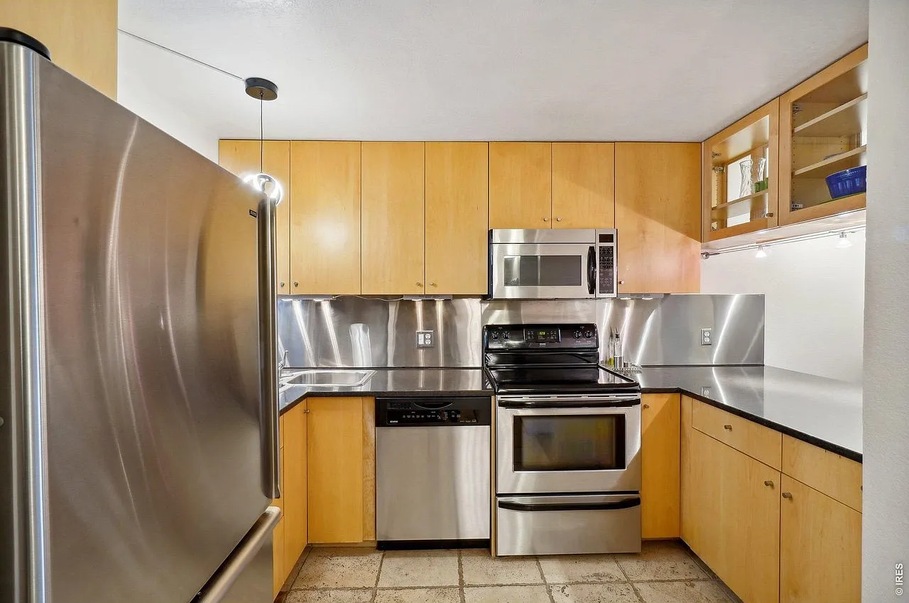 1 bed, 700 sqft, $2,700 — Photo 4