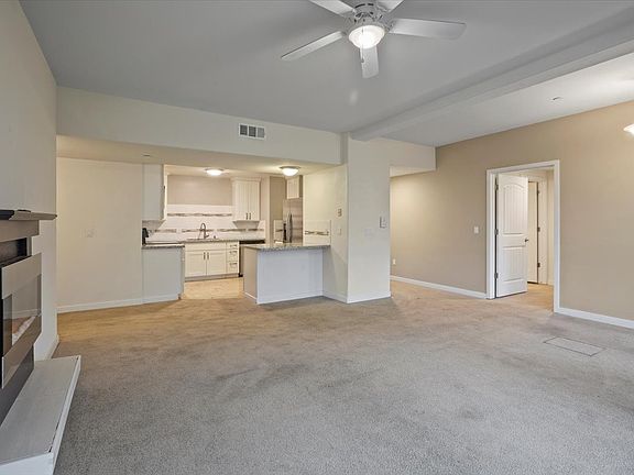 3rd image of 840 Linden Ave #3