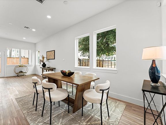 5th image of 2111 Holman St