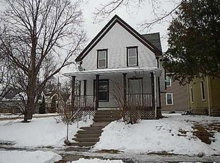 400 16th St SE, Cedar Rapids, IA 52403