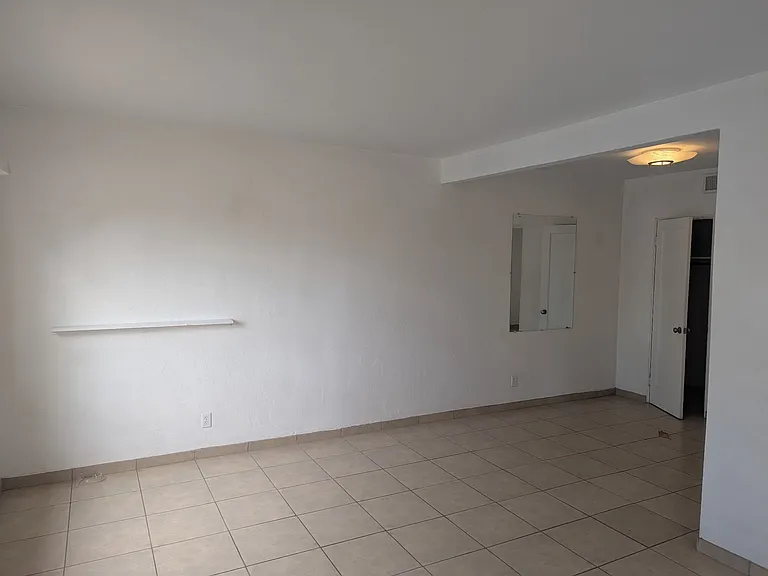 1338 E 8th St #1338 — Photo 21