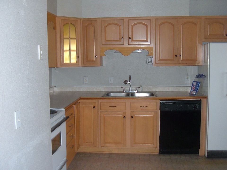 2nd image of 9400 Lillian Ln