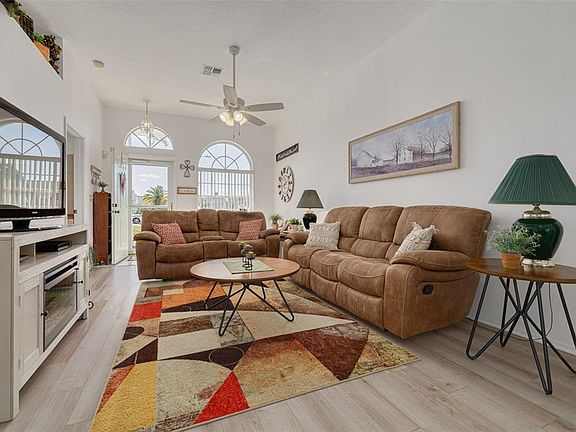 5th image of 4245 Avanti Cir