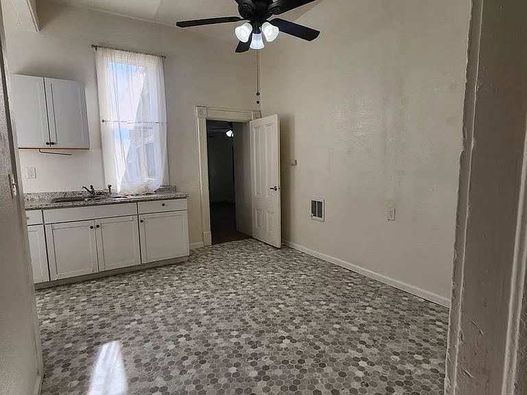 2419 J St #1-4 — Photo 5