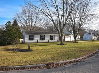 10944 Deerwood Dr SE, Lowell, MI 49331