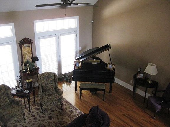 2nd image of 3905 Wayland Blvd