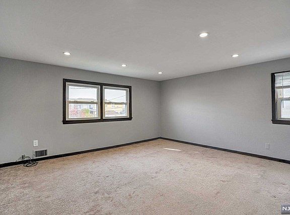 2nd image of 834 Pennsylvania Ave Floor 2