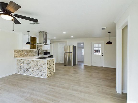 3rd image of 5260 Landry Ln