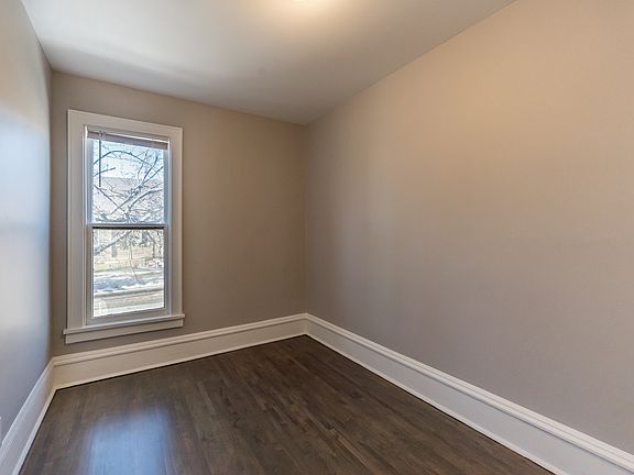 5th image of 138 8th Ave NE Floor 2