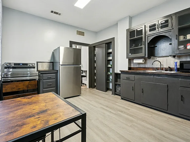 1418-20 Nunez St #1420 — Photo 5