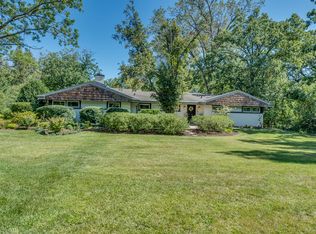 2135 Stirling Rd, Bannockburn, IL 60015