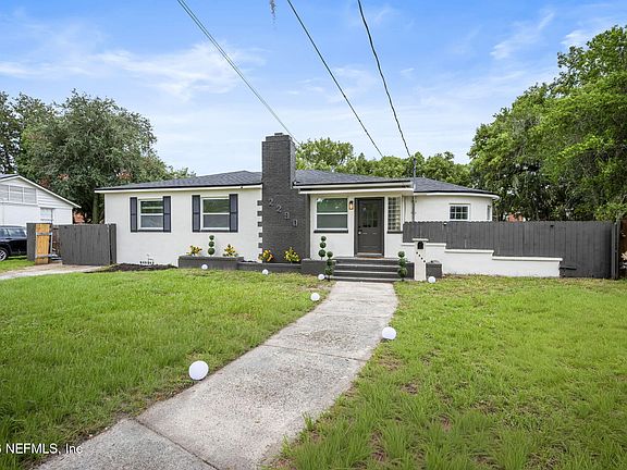 3rd image of 2290 LARCHMONT Road