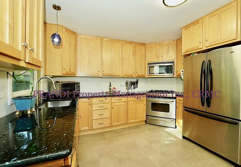 1501 Park Ct — Photo 6