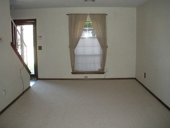 2nd image of 1101 N Southminster St