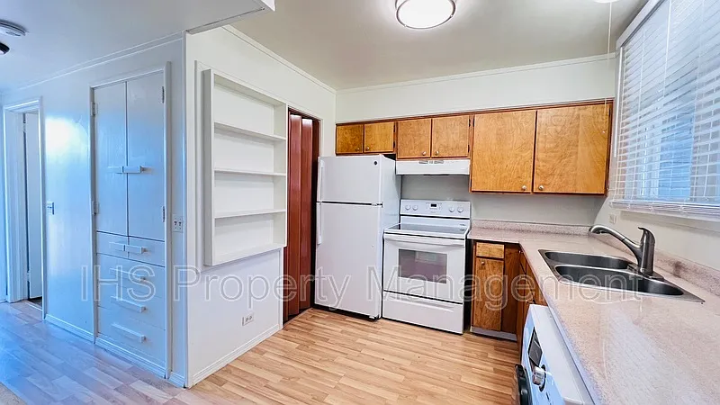 1213 George Washington Way #51