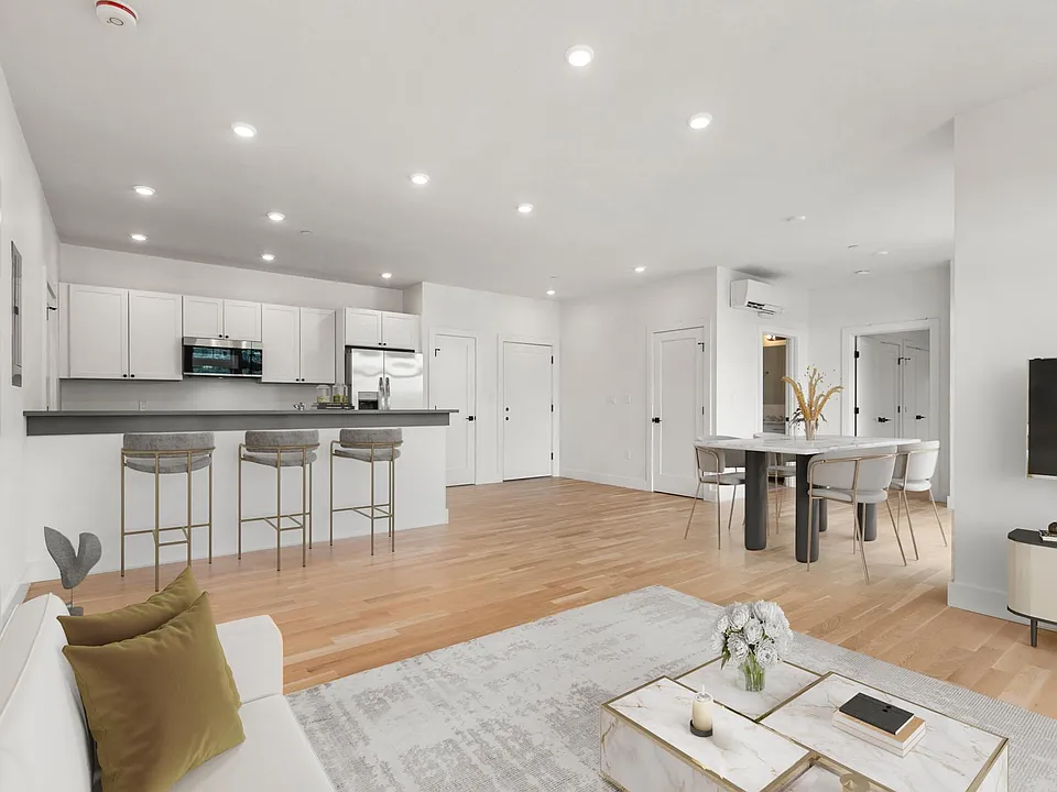 Residence at 581