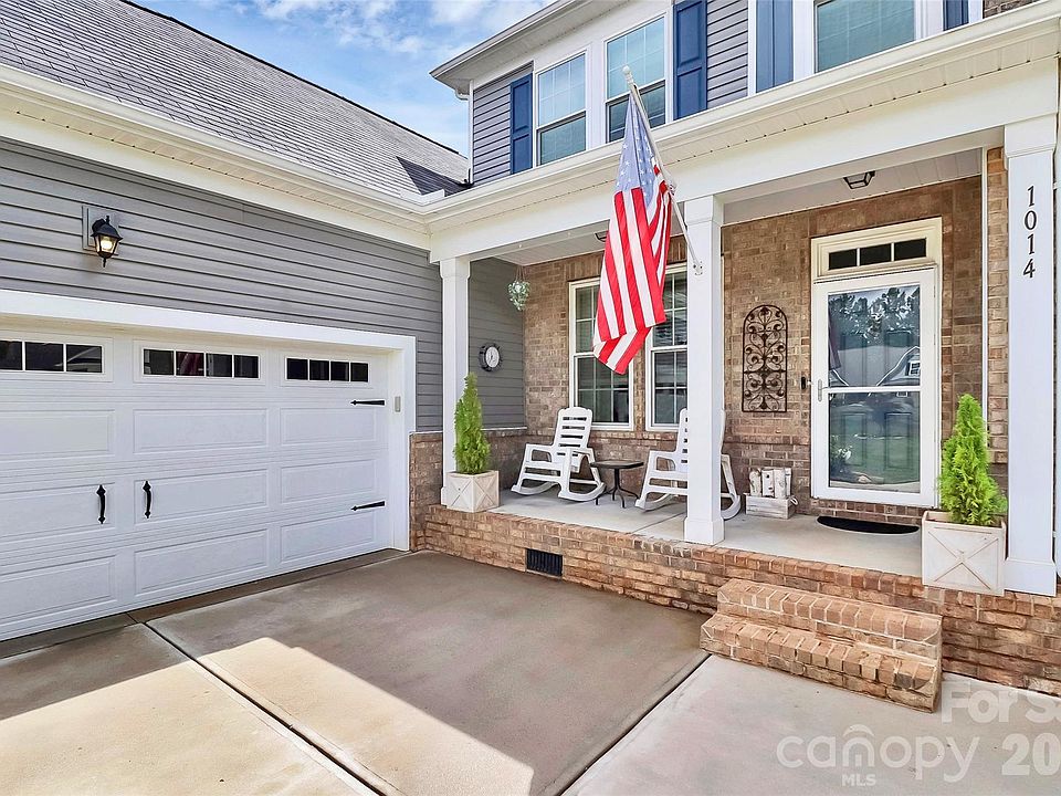 1st image of 1014 Willow Grove Ln