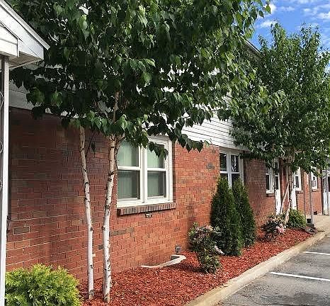 2nd image of 300 E Main St