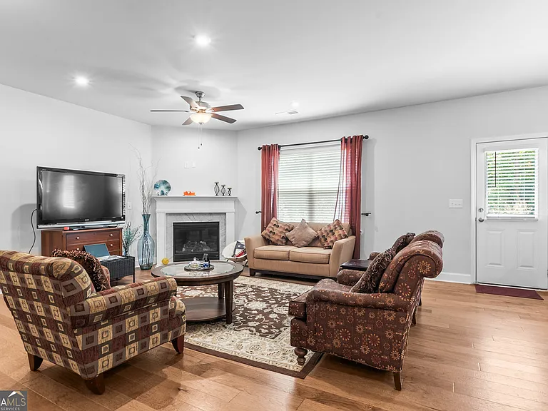 5467 Fountain Head Ln — Photo 13