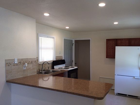 5th image of 6022 Southmont St