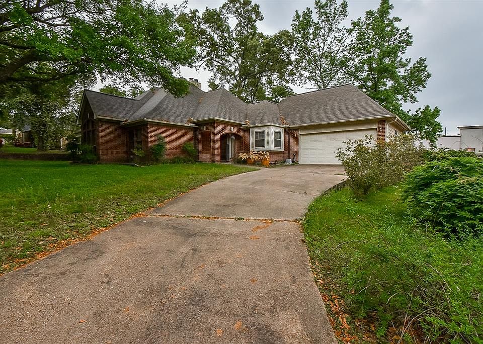 1st image of 28110 Linda Ln