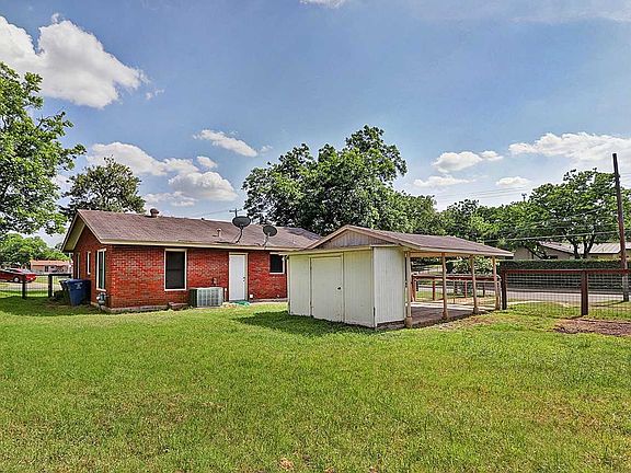 2nd image of 203 Howerton Dr