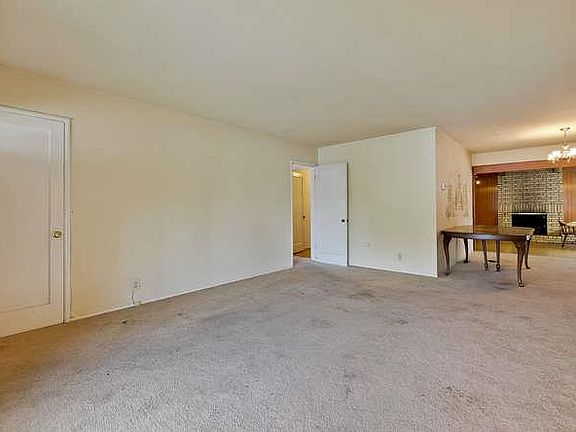 2nd image of 442 Cypress Ave