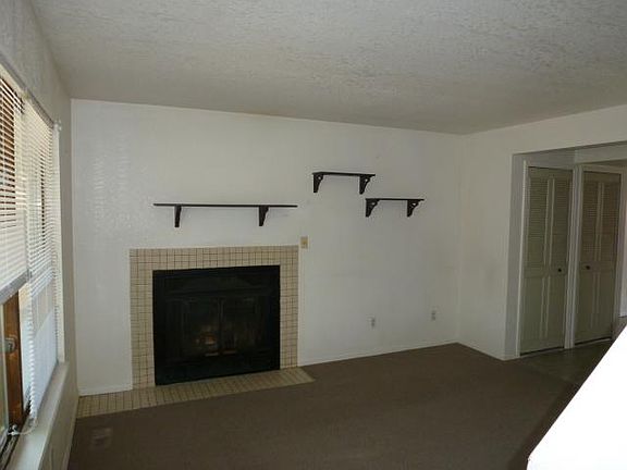 2nd image of 12 Pineridge Ct