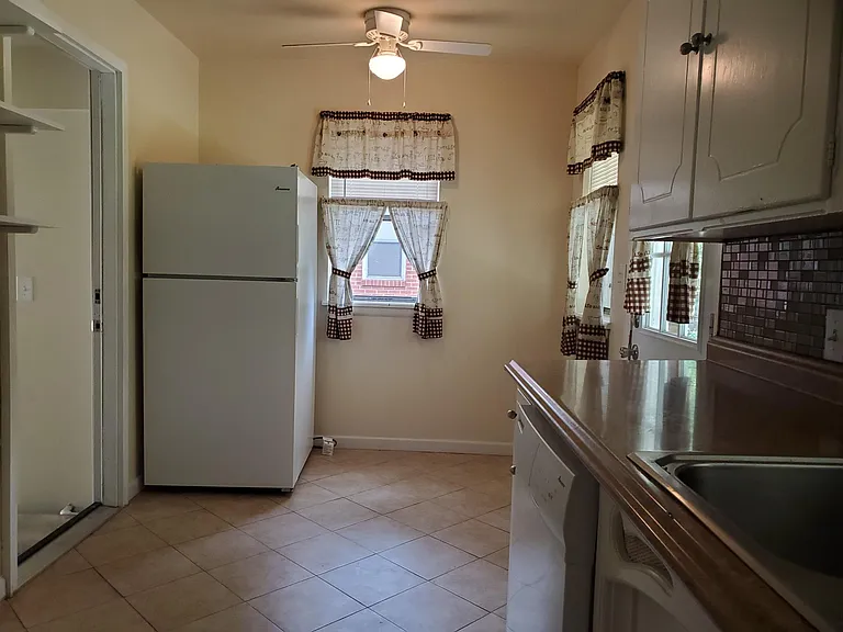 12 Burk Way — Photo 2