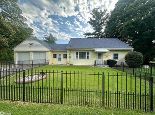 9721 D Ave, Burlington, IA 52601