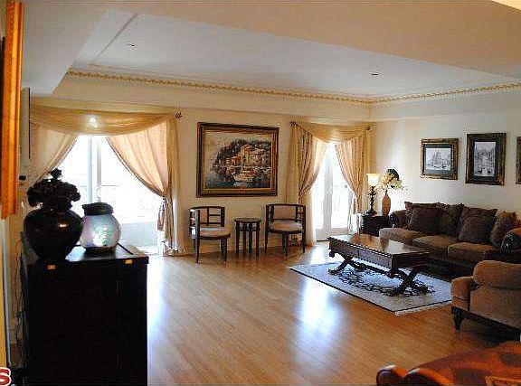 4th image of 2101 S Beverly Glen Blvd Unit 202