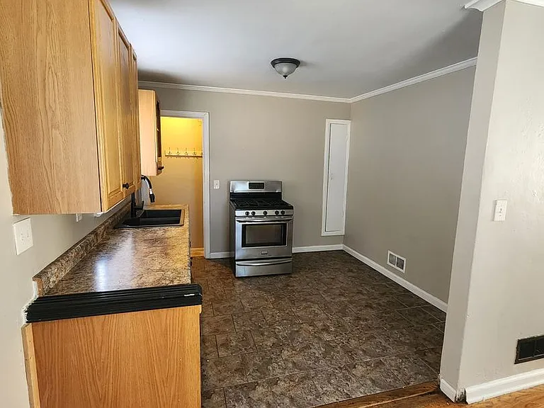3816 Almeda Dr — Photo 6