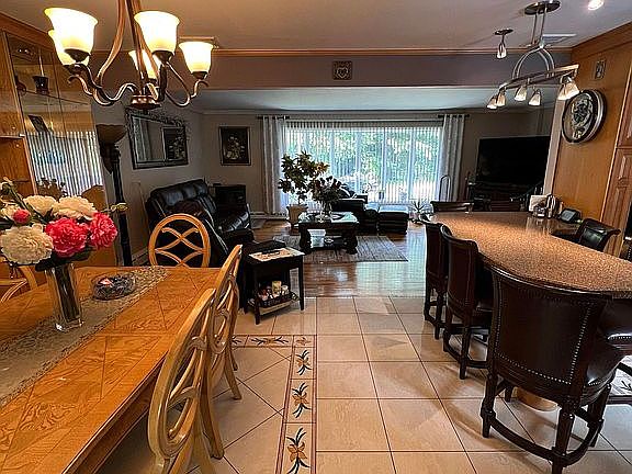 Main Kitchen Foyer