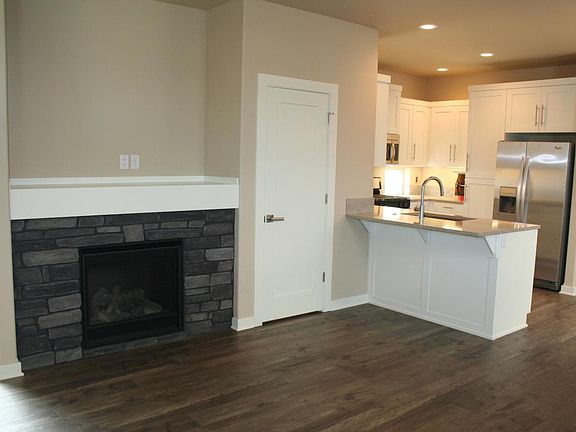 2nd image of 20851 Gateway Dr