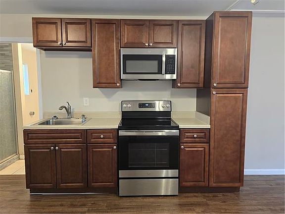 4th image of 123 Kadak Ln #1