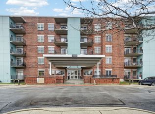 9355 Irving Park Rd APT 122, Schiller Park, IL 60176