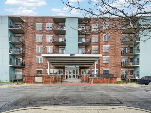 9355 Irving Park Rd APT 122, Schiller Park, IL 60176