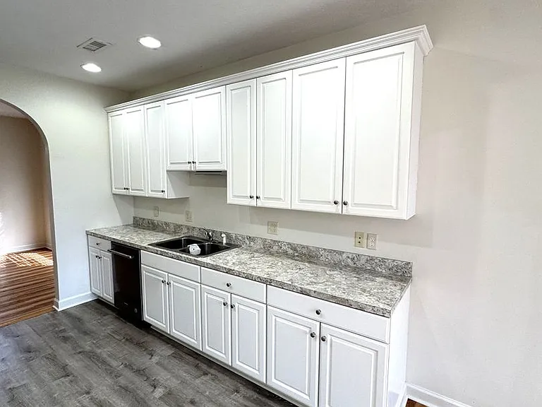 1432 Verdant Spring Ln — Photo 6