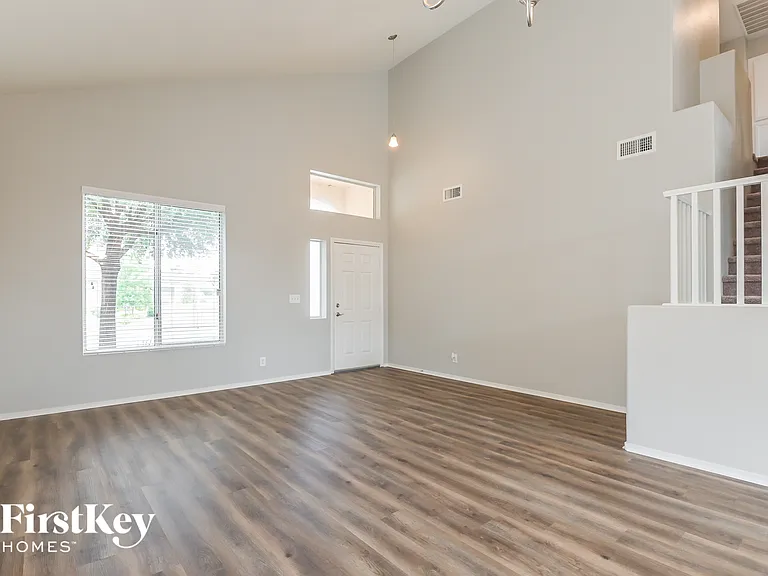 1573 Alpine Hills Ave — Photo 5