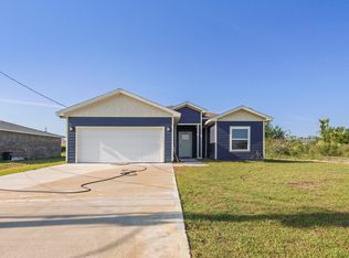 6604 Lake Dr, Panama City, FL 32404