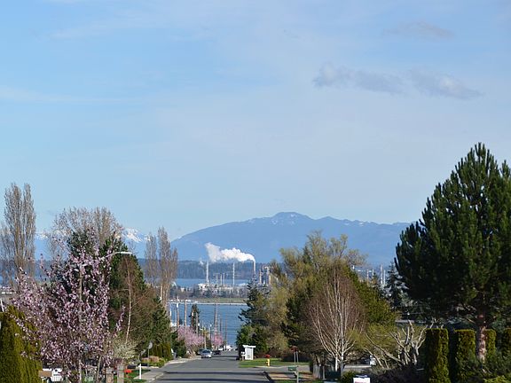 Fidalgo Bay in the distance