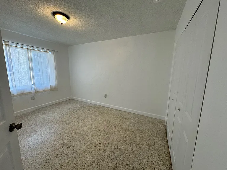 1361 SW 4th St #4 — Photo 9