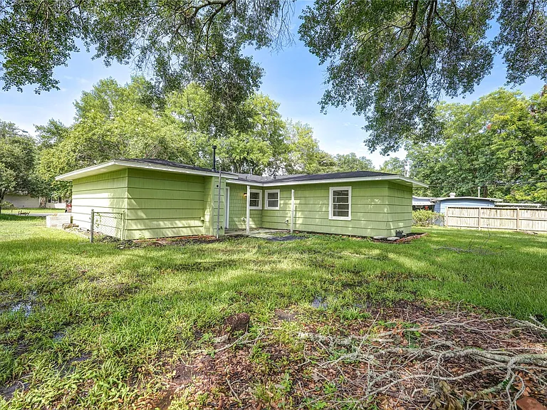 1319 Elm St — Photo 44