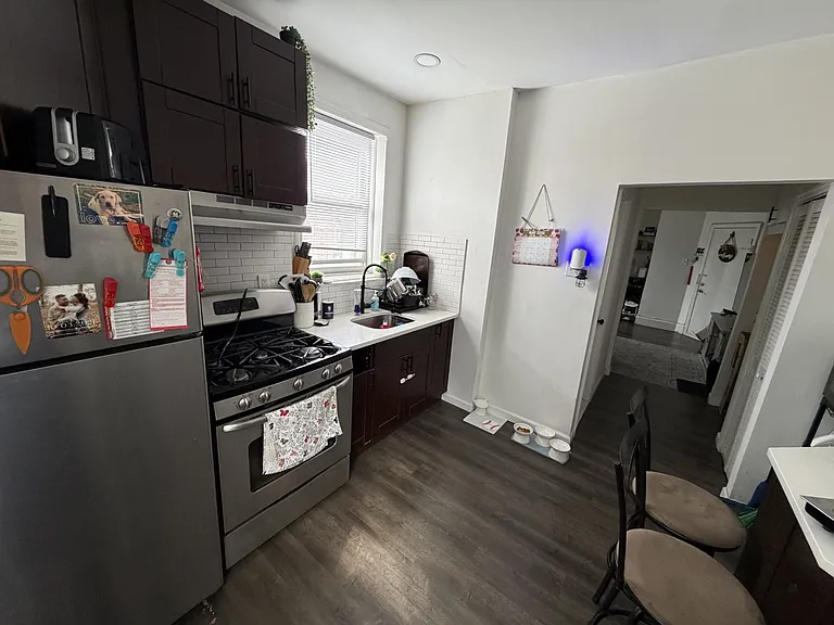 680 Summit Ave #2 — Photo 2