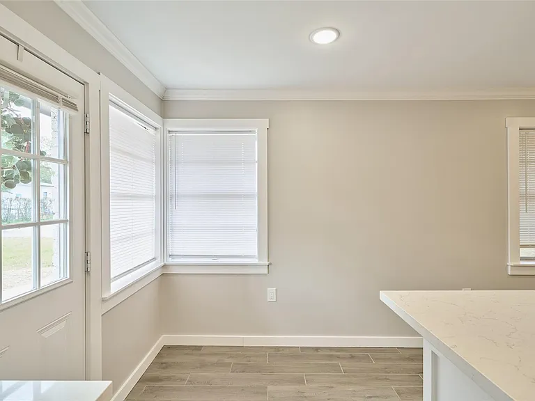 309 S Magnolia St — Photo 16