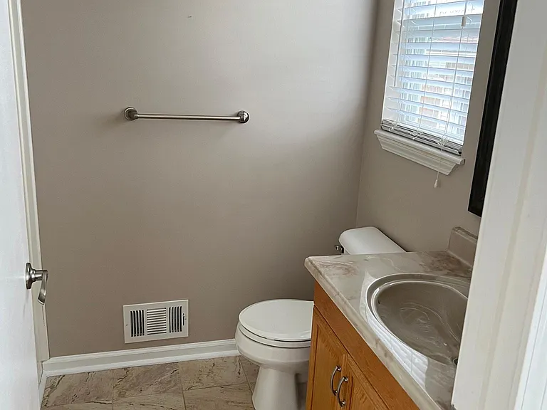 342 Greenwood St — Photo 7