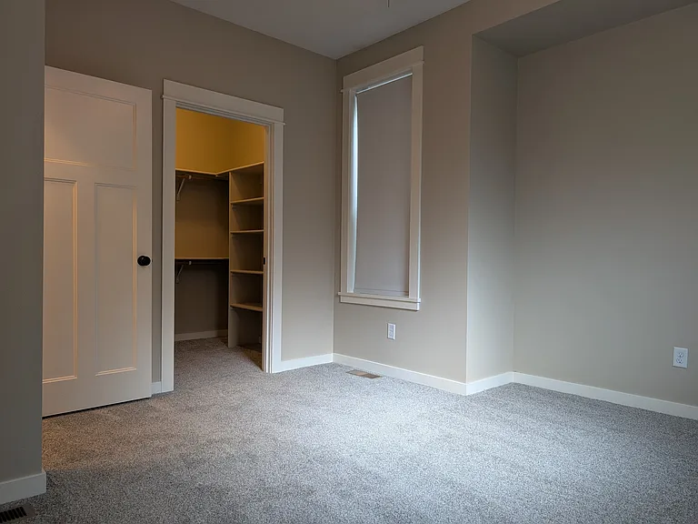 1135 W 28th Ave — Photo 13