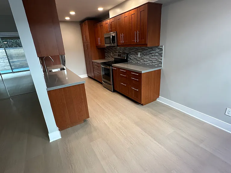 Dinette Area/Kitchen